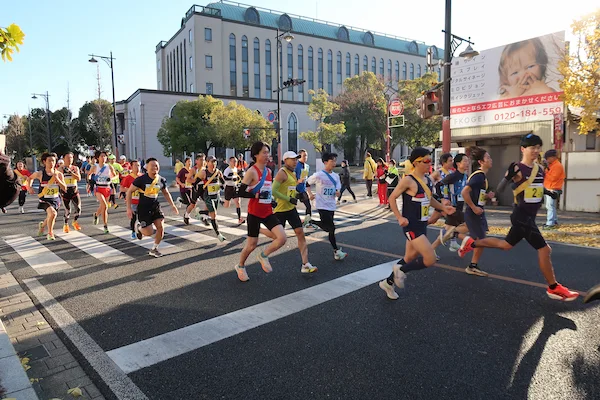 スタート直後の様子（北越谷公民館撮影）
